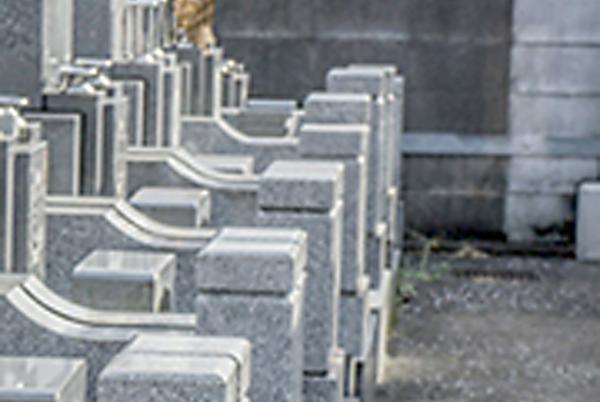 ［ コラム ］墓じまい<br>墓じまい　無縁仏にならないうちに